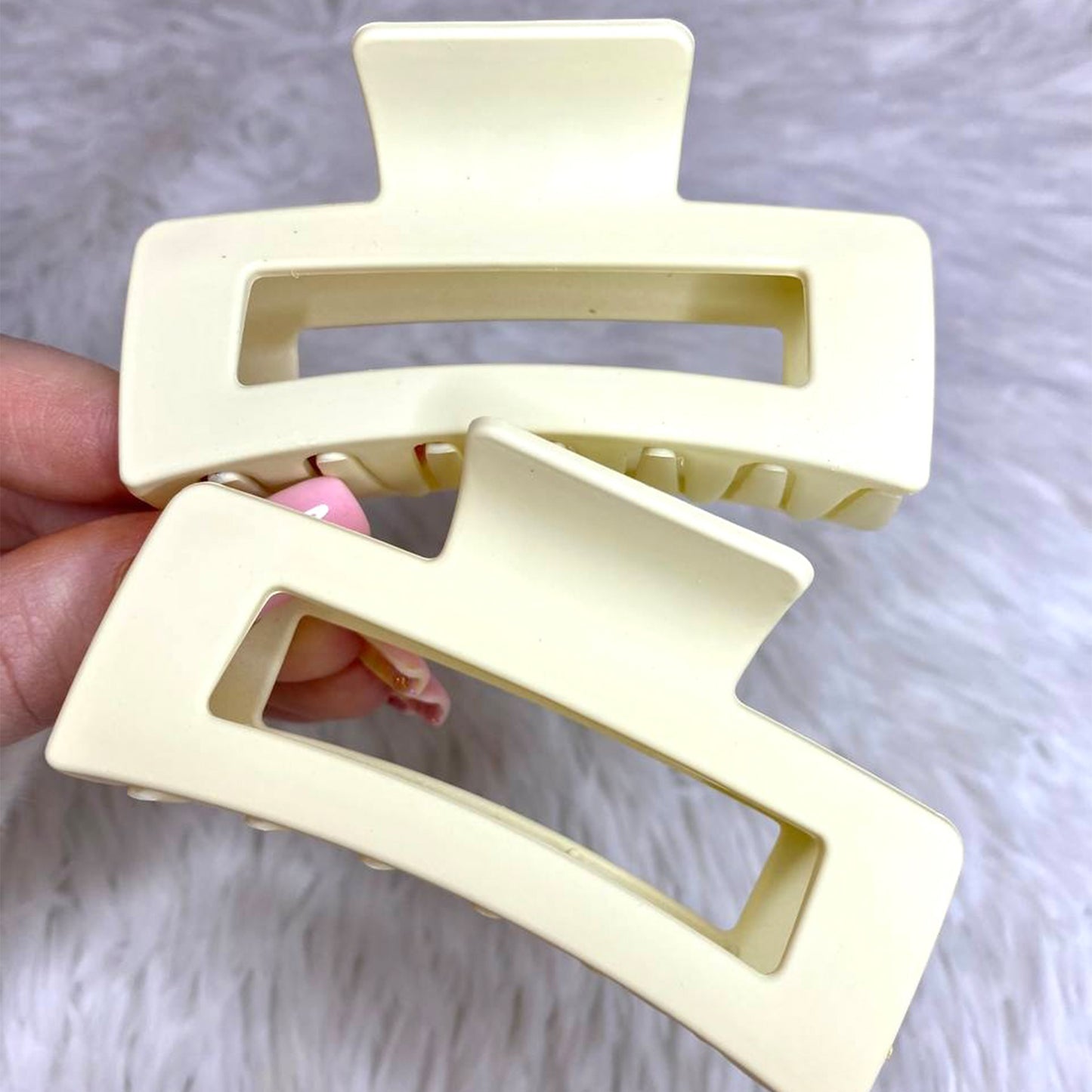Acrylic Hair Clip - Vanilla